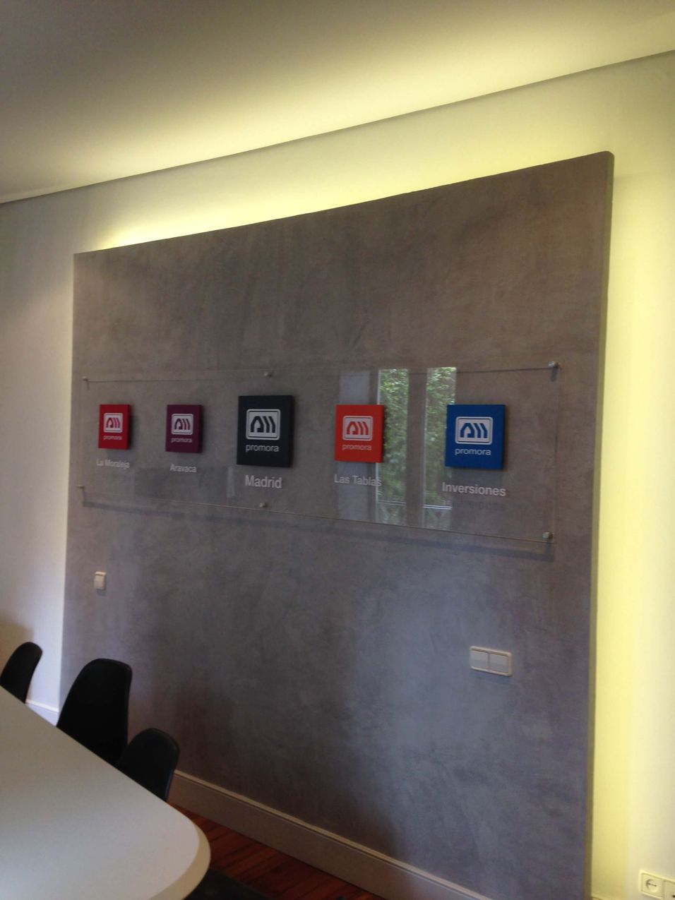 Reforma Oficina Ortega y Gasset - Panel Corporativo Meeting Room